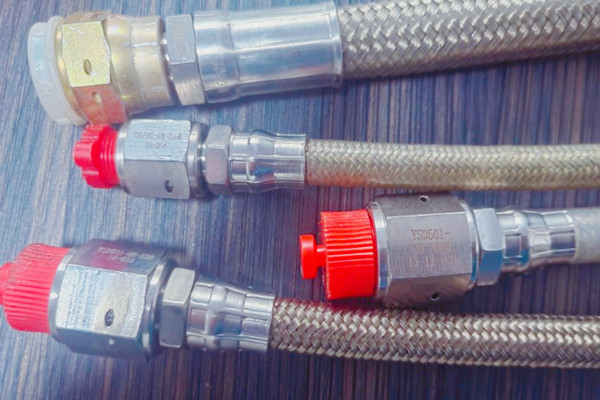 航空管路实拍图2